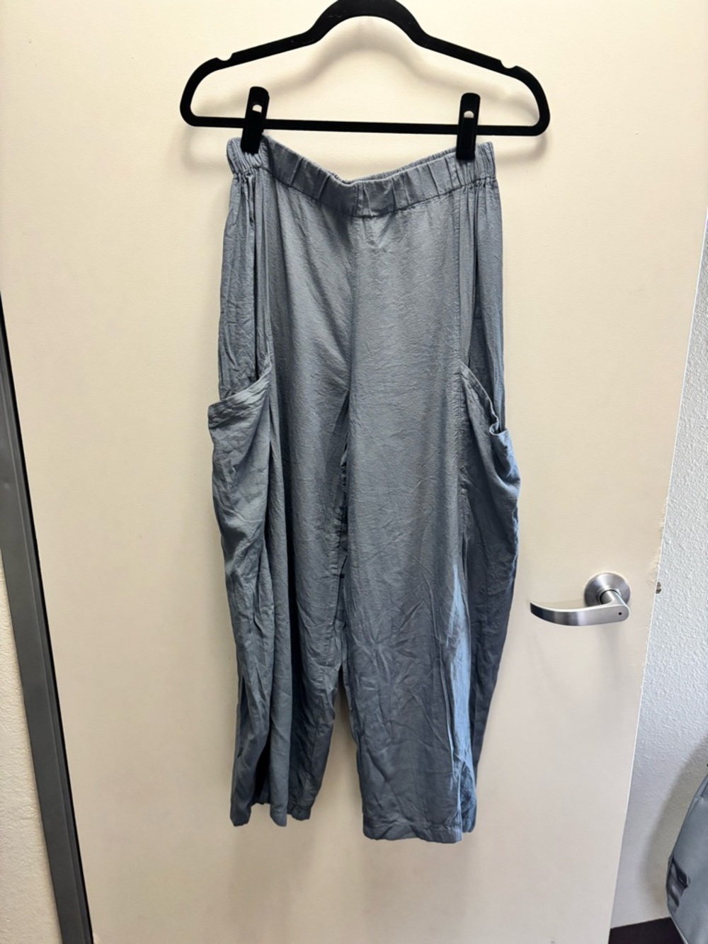 Caramel Cotton Elastic-Waist Pants in Slate Gray-Blue